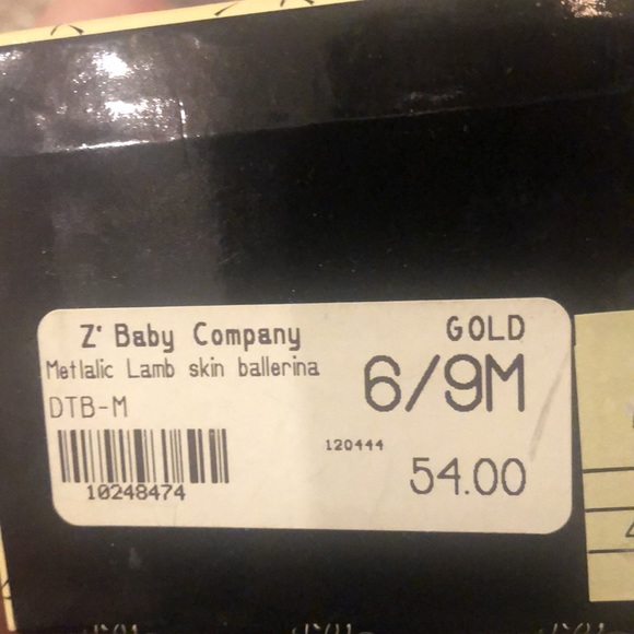 designer’s touch 6-9 month size 2 in Gold - Picture 6 of 6